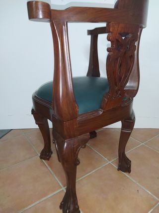 Silla de madera  maciza vintage