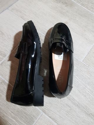 Zapatos charol negros N° 37