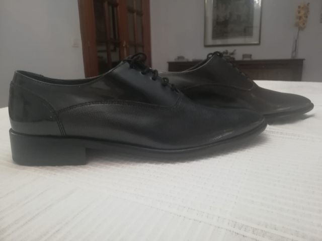 Zapatos de vestir gris metalizado