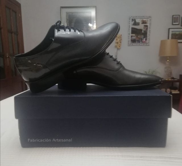 Zapatos de vestir gris metalizado