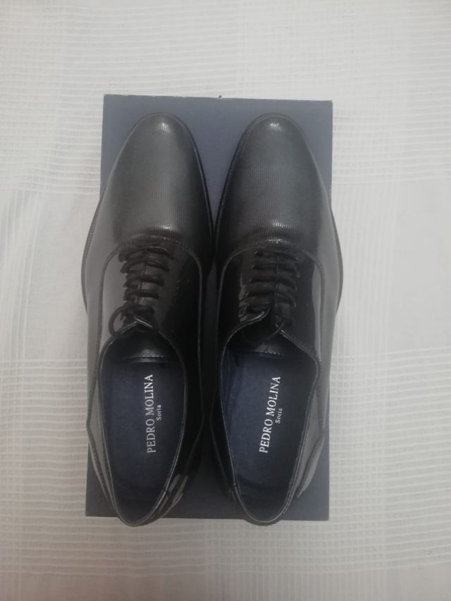 Zapatos de vestir gris metalizado