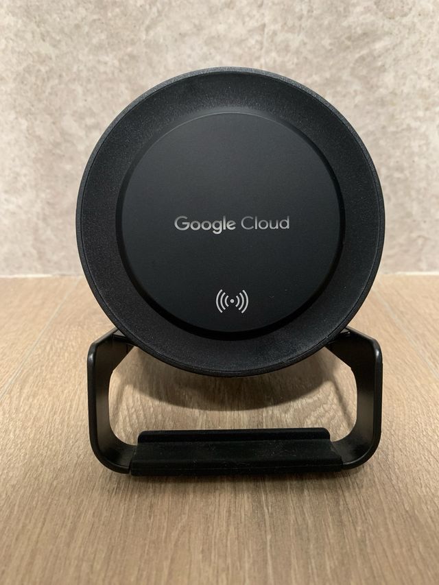 Altavoz inalámbrico y base de carga Google Cloud