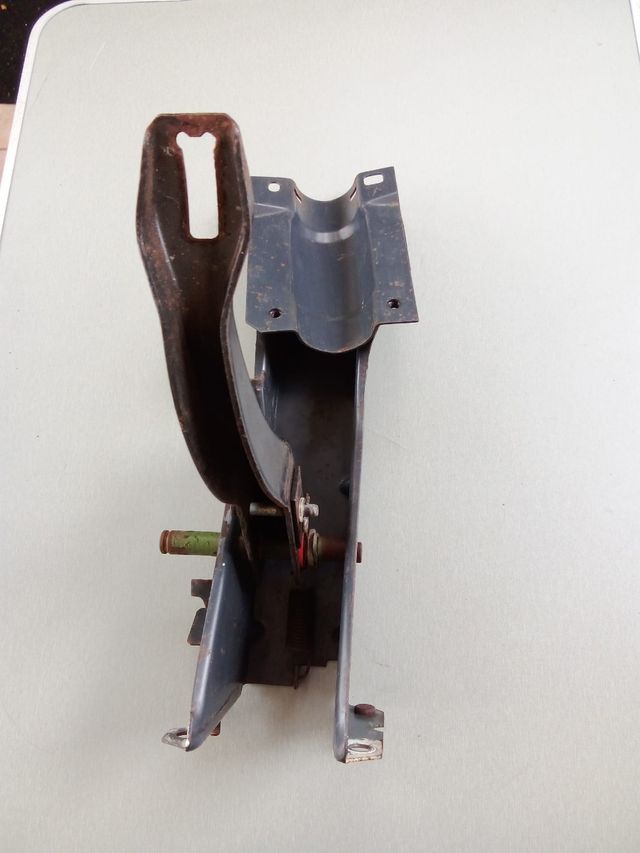 Soporte caña dirección fiesta mk1