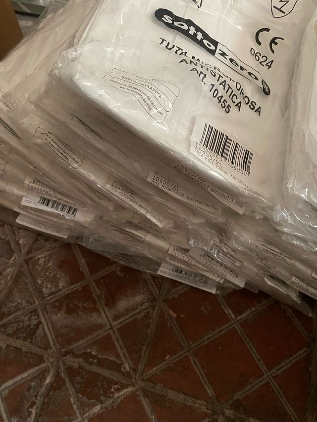 tuta da lavoro monouso