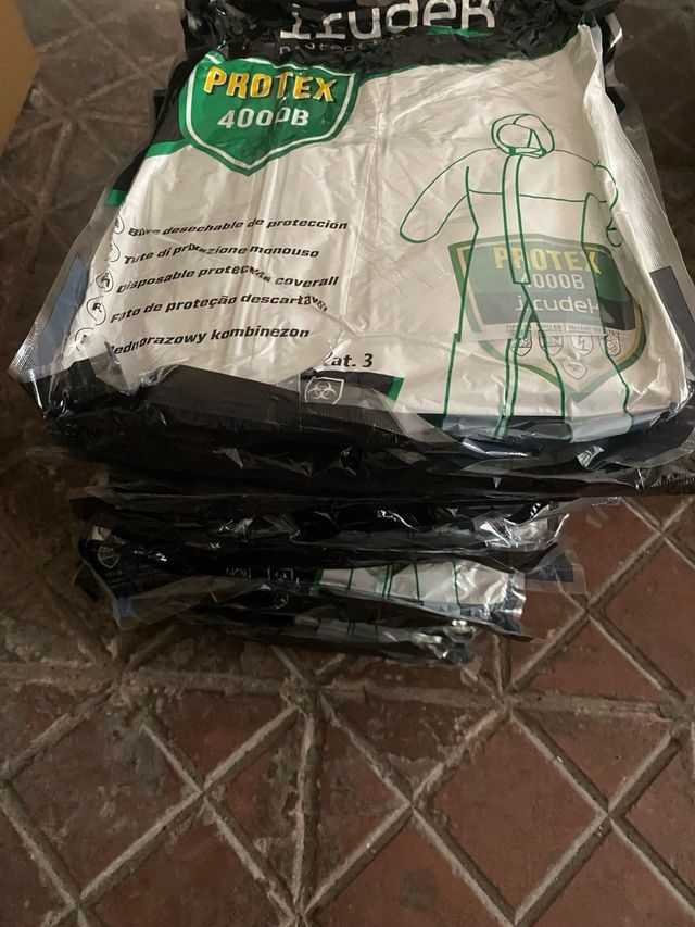 tuta da lavoro monouso