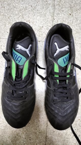 Botas o zapatillas de fútbol Puma Vintage de piel.