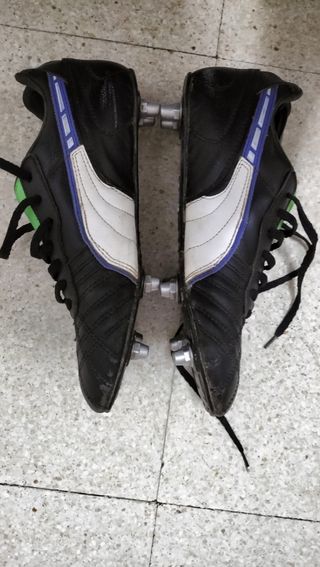 Botas o zapatillas de fútbol Puma Vintage de piel.