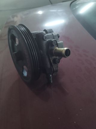 Bomba dirección Mitsubishi montero