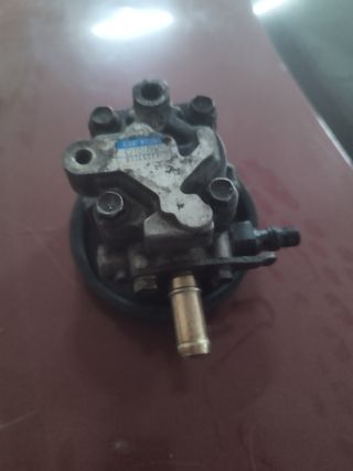 Bomba dirección Mitsubishi montero