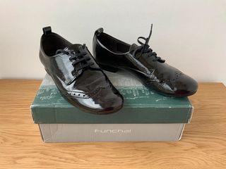 Zapatos negros de charol talla 36