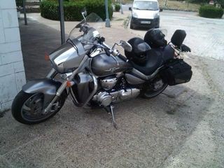 Suzuki intruder