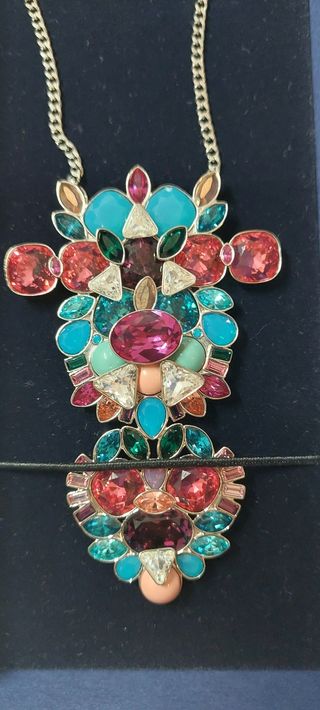 Colar Swarovski prateado e com pedras