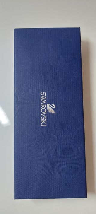 Colar Swarovski prateado e com pedras