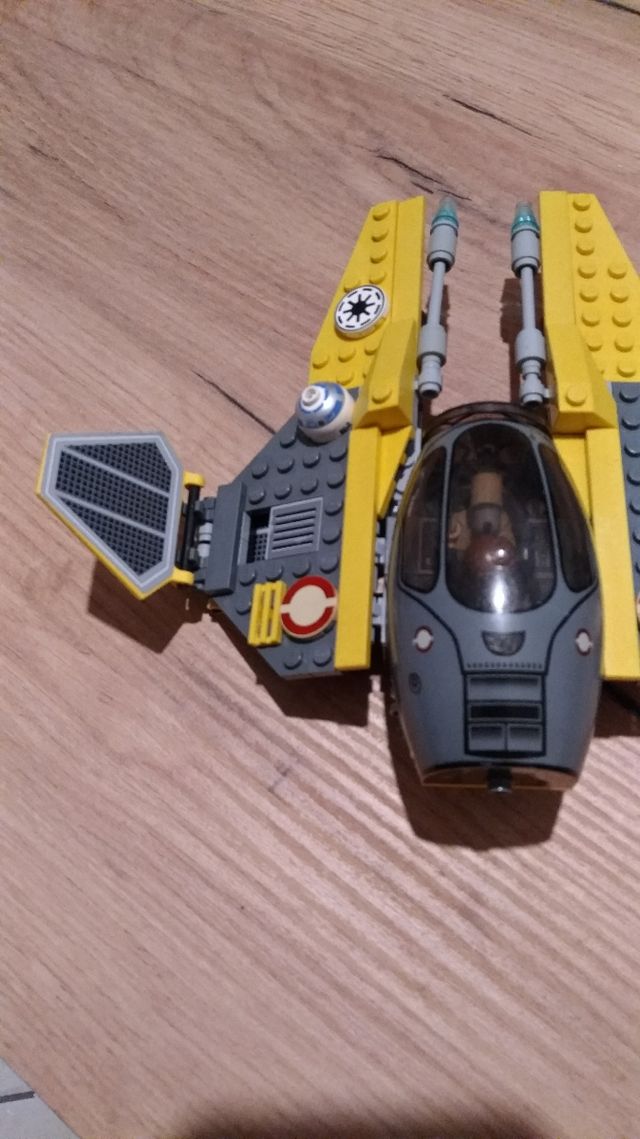 Lego Jedi Starfighter con Anakin Skywalker