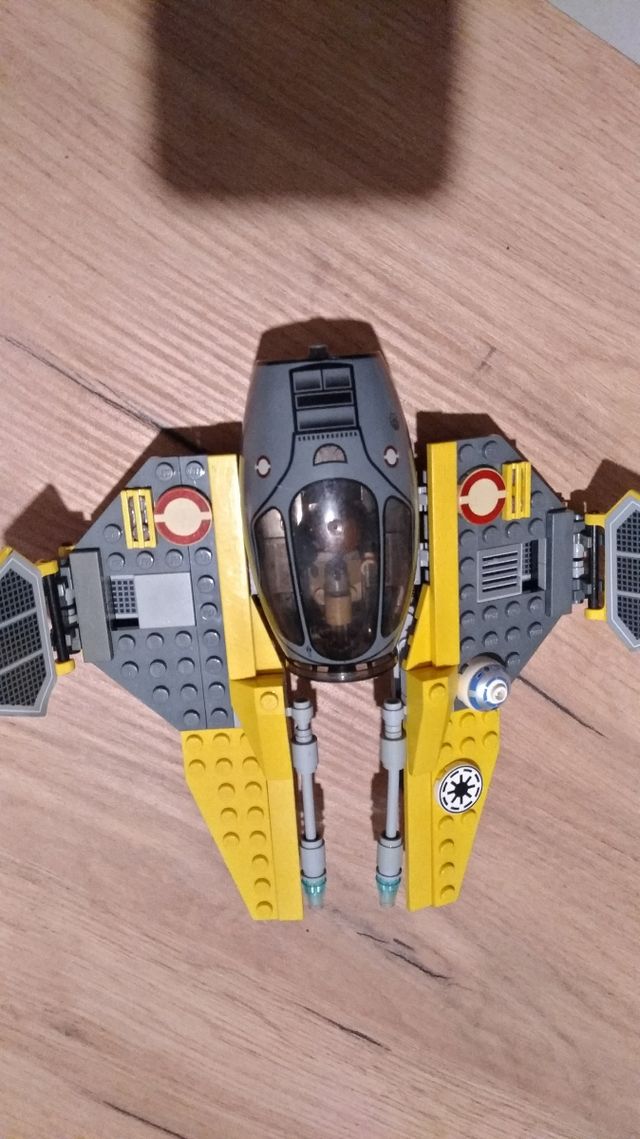 Lego Jedi Starfighter con Anakin Skywalker