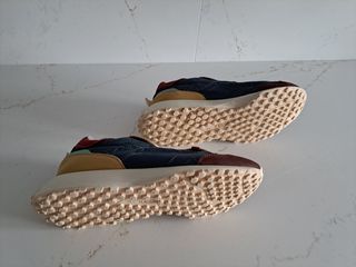 Zapatillas Zara.