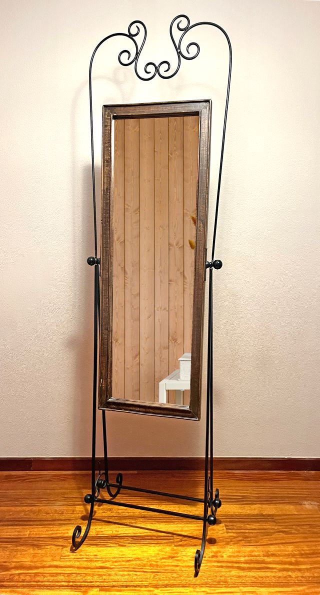Espejo vestidor de forja negra y madera