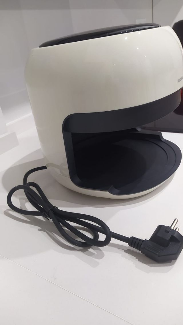 Freidora de aire sin aceite. 4L.SOLMIRA.