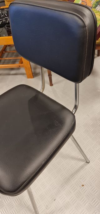 Silla escay negro y estructura acero cromado