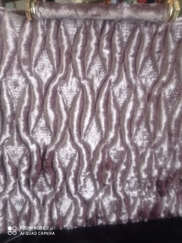 Exclusivo Bolso Tote de Paola Rossi en terciopelo