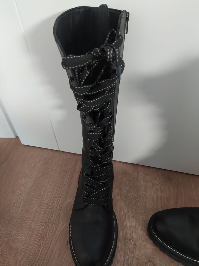 Bota alta tipo militar 