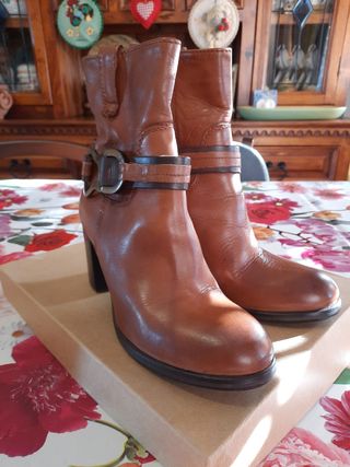 Stivaletto in cuoio