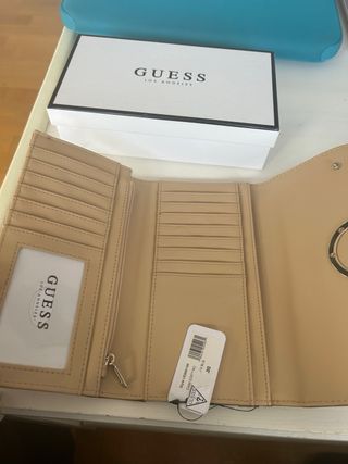 cartera Guess nueva con etiqueta