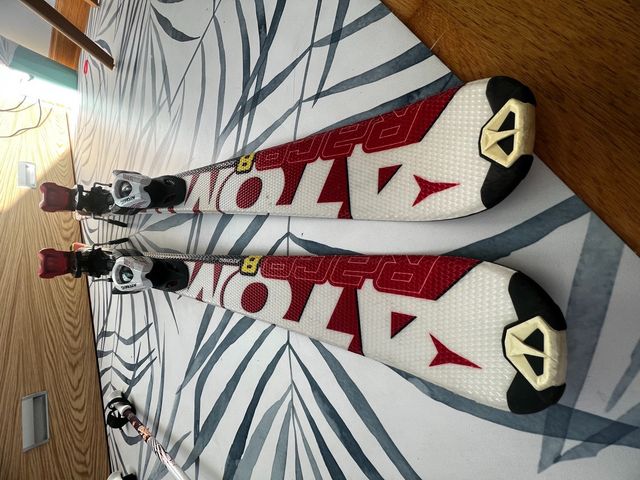 esquies atomic race 8