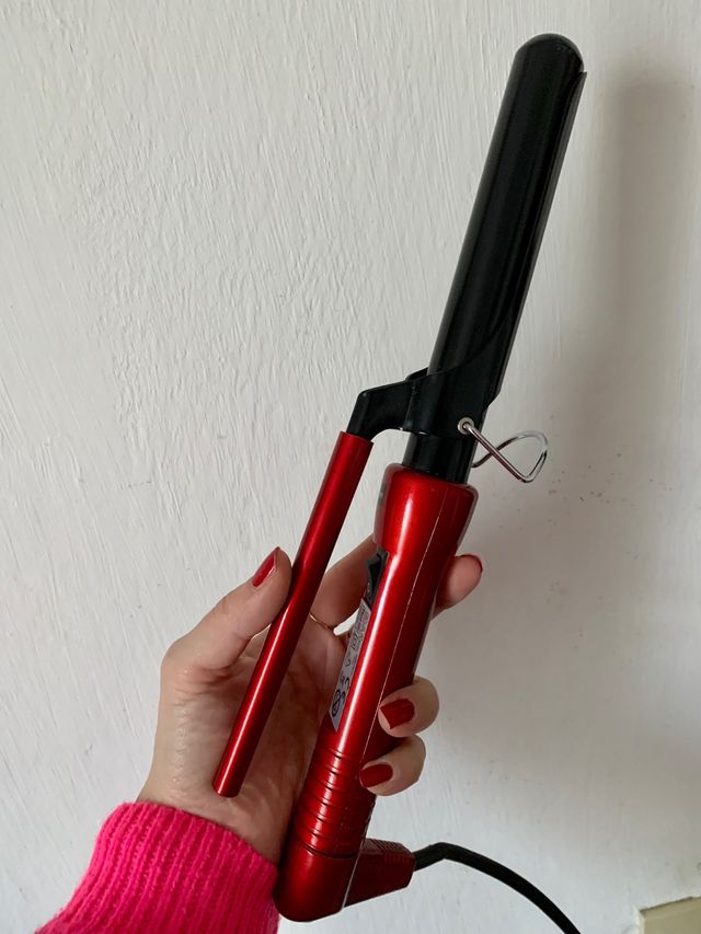 piastra arricciacapelli rossa e nera Labor pro