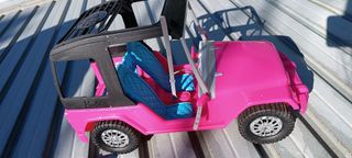 Coche Barbie y ken.