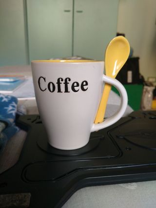 Tazza grande con manico e cucchiaino