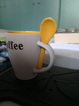 Tazza grande con manico e cucchiaino