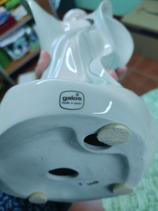 Figura mujer porcelana