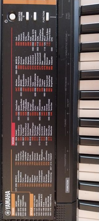 Teclado YAMAHA PSR F51