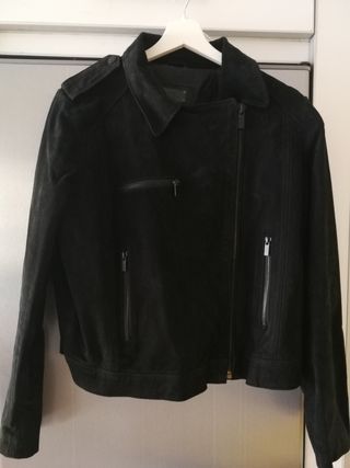 Chaqueta de ante color negro