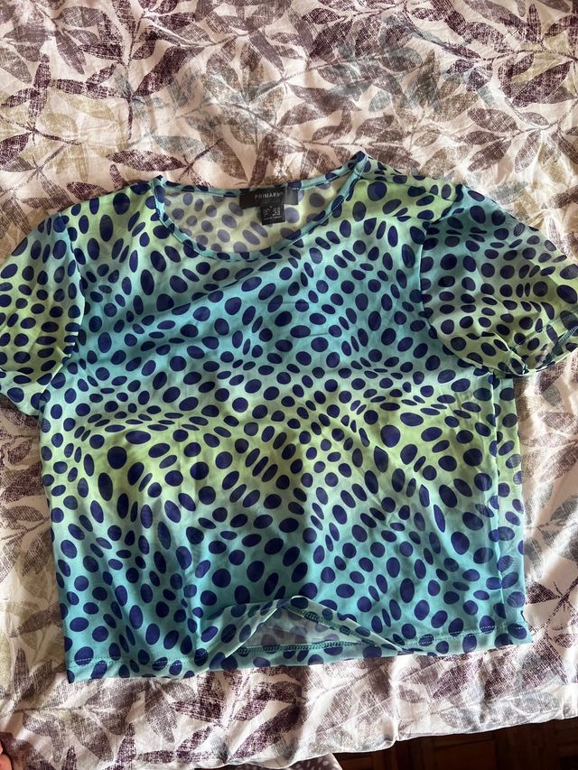 camiseta corta semi transparente