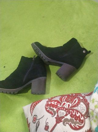 bota. de mujer  nueva