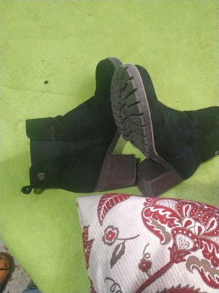 bota. de mujer  nueva