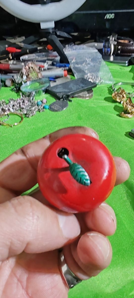 Mechero con forma de manzana