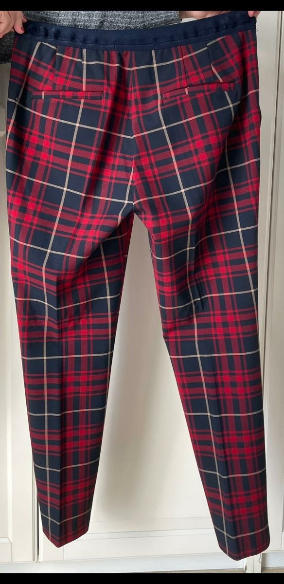 PANTALON de cuadros marca Zara