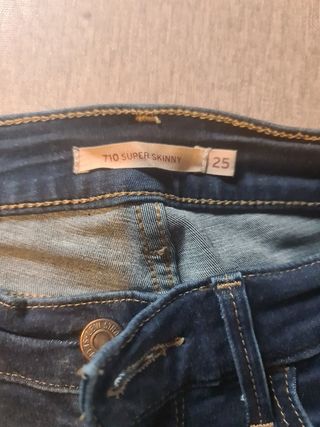 Pantalones levis y salsa 34