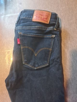 Pantalones levis y salsa 34