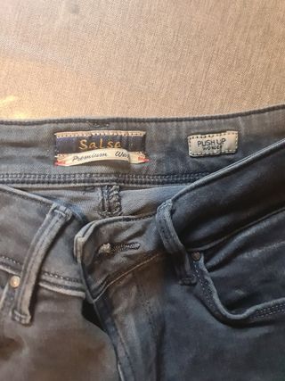 Pantalones levis y salsa 34