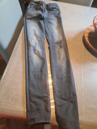 Pantalones levis y salsa 34