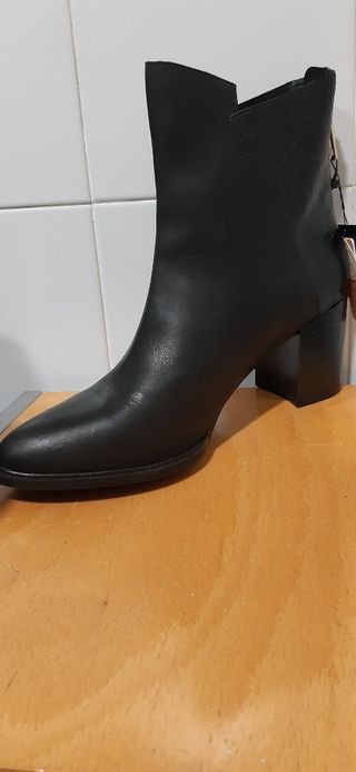 Botines piel  nuevos a estrenar