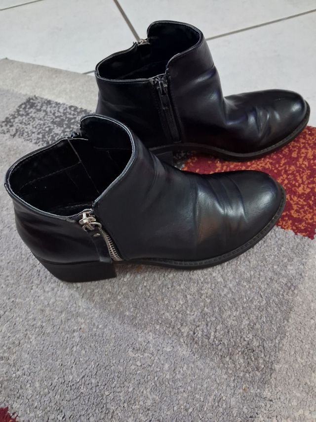 Vendo bellissimi stivaletti donna n.36