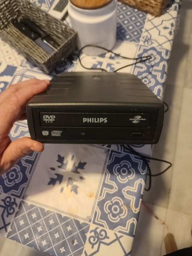 GRABADORA DVD Y CD PHILIPS 