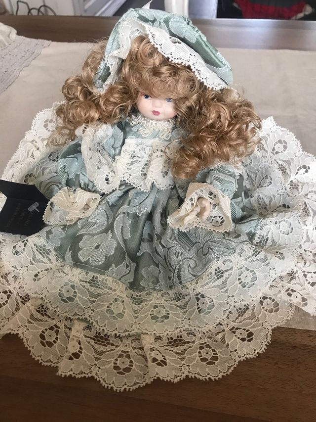 bambola porcellana da collezione