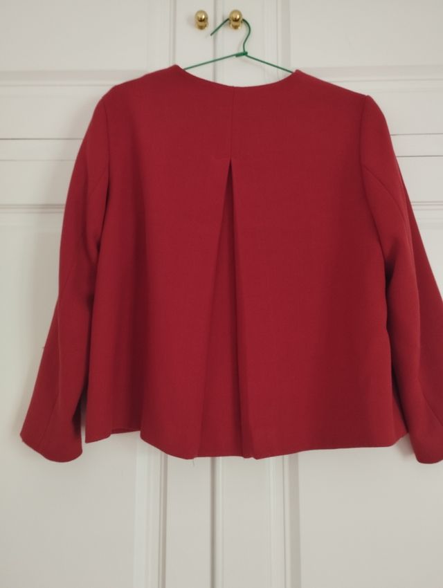 Chaqueta de paño roja de Zara