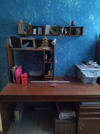 Mesa estudio más dos estanterías